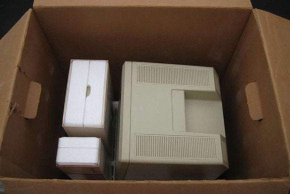 Macintosh 128K unboxing