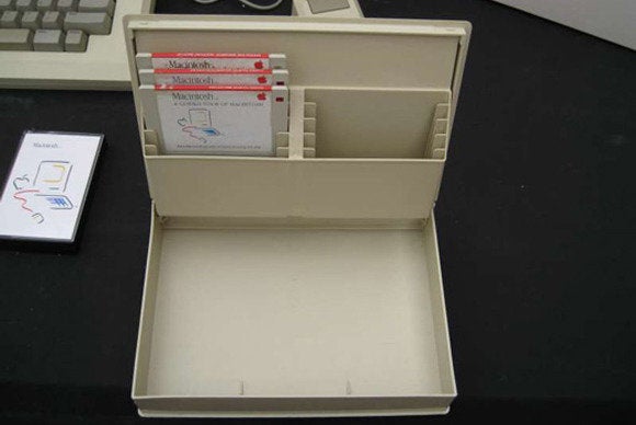 Macintosh 128K unboxing