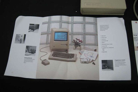 Macintosh 128K unboxing