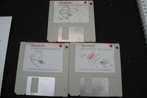 Macintosh 128K unboxing