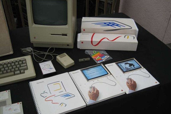 Macintosh 128K unboxing
