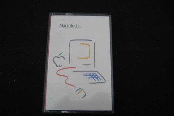 Macintosh 128K unboxing