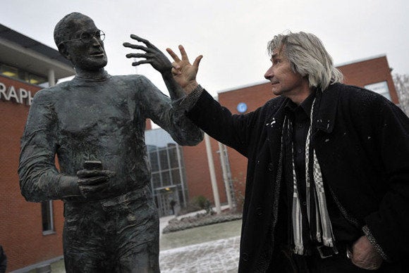 Graphisoft Steve Jobs statue