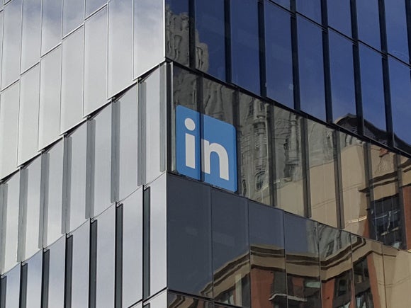photo of LinkedIn's redesigned website isn't a cluttered mess anymore image