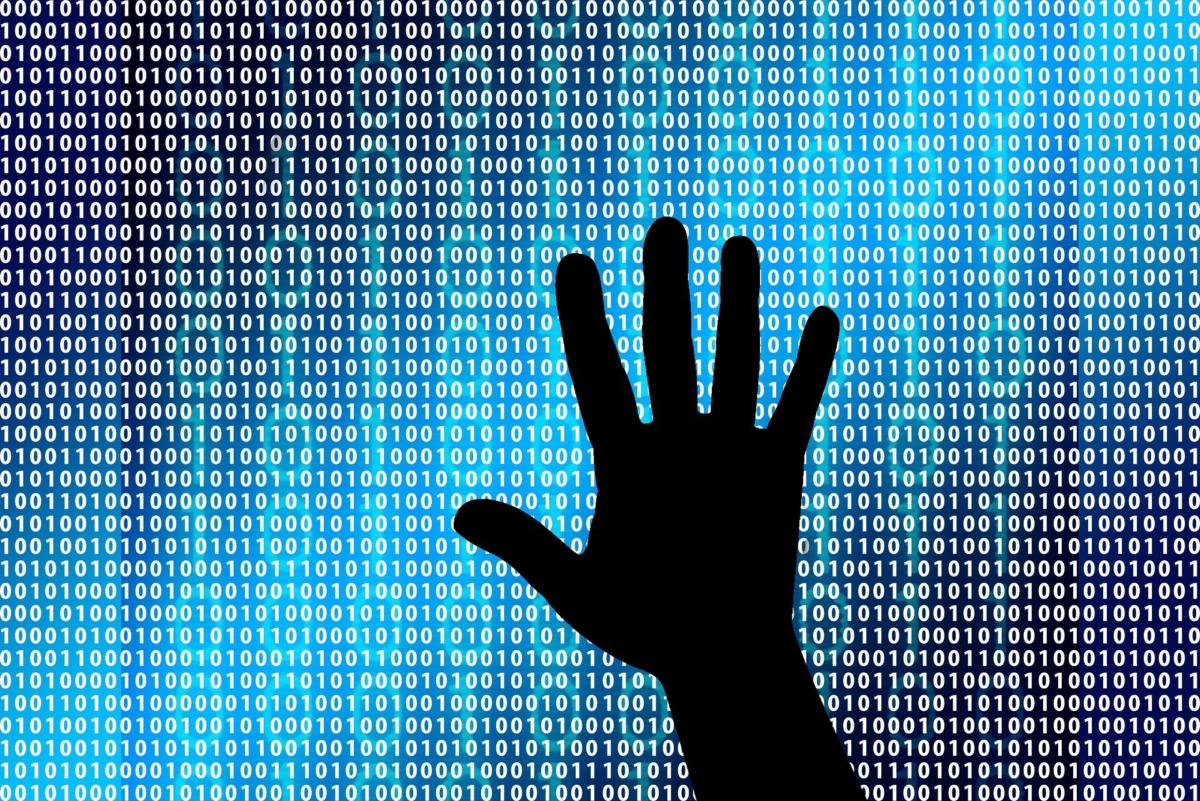Line between cyber crooks and cyber spies getting more blurry