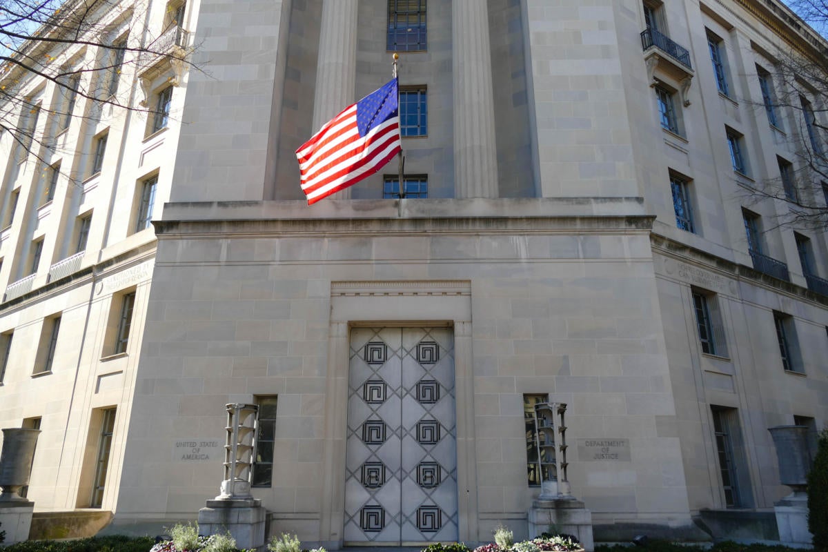 Microsoft, Feds Face Off in Court Over Customer Privacy