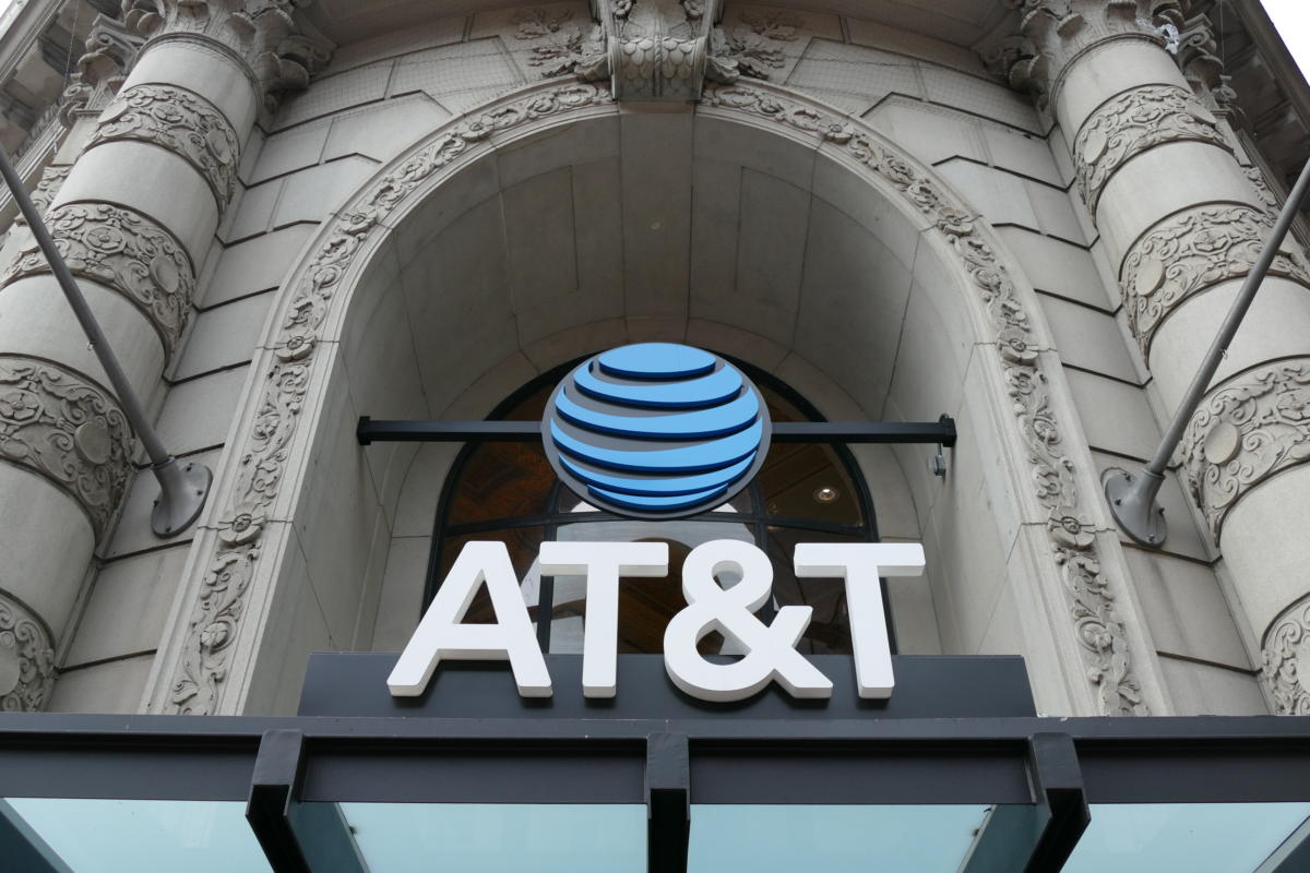 photo of AT&T jumps on the unlimited data bandwagon with an expensive new plan image