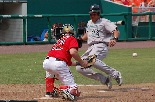 major_league_baseball_gets_ready_for_iwatch.png