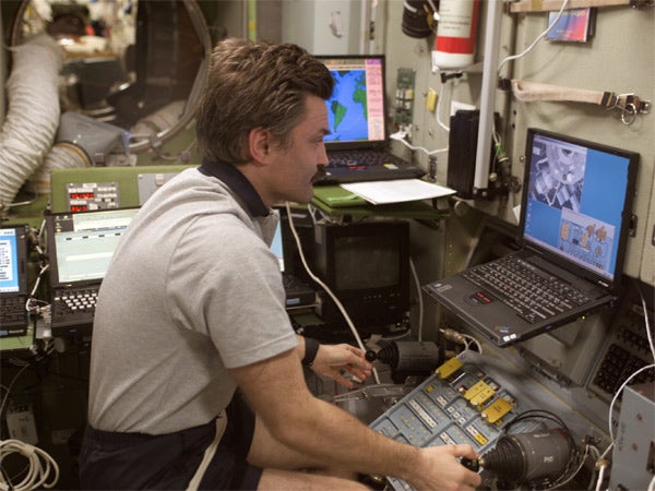 space_laptop_600x450.jpg