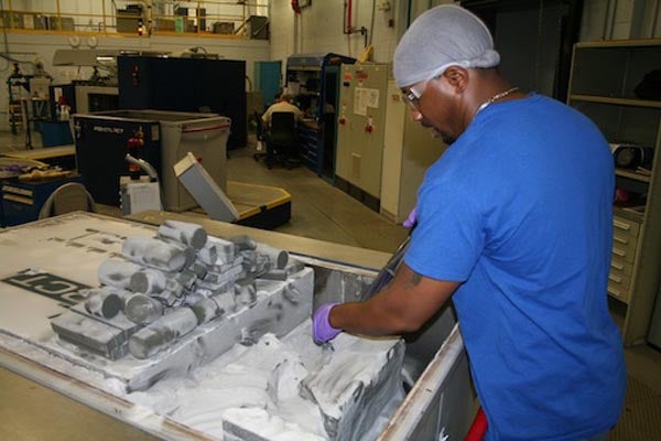 Sand-mold-extraction.jpg