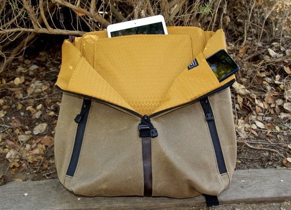 Waterfield Designs' Staad review: A beautifully practical bag | PCWorld