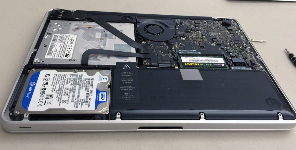 Apple air ssd. SSD для Mac Air 2009. Макбук АИР жесткий диск. Жесткий диск MACBOOK Pro 2011. MACBOOK Pro a1990 SSD.