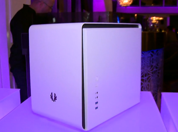 webhallen steam machine
