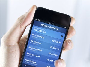 Mobile-only banking startup bets on bots