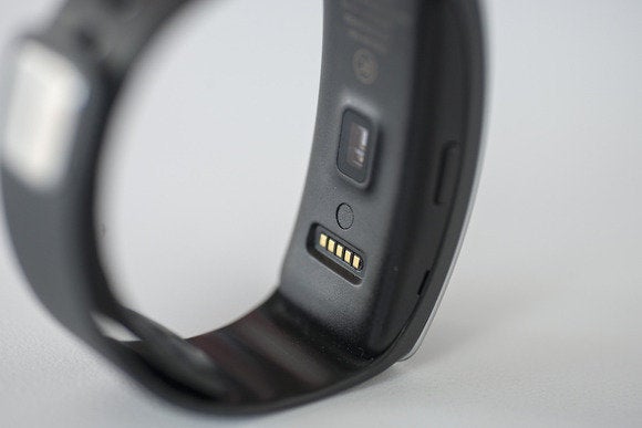 Samsung Gear Fit review: A dazzling wrist wearable with serious ...