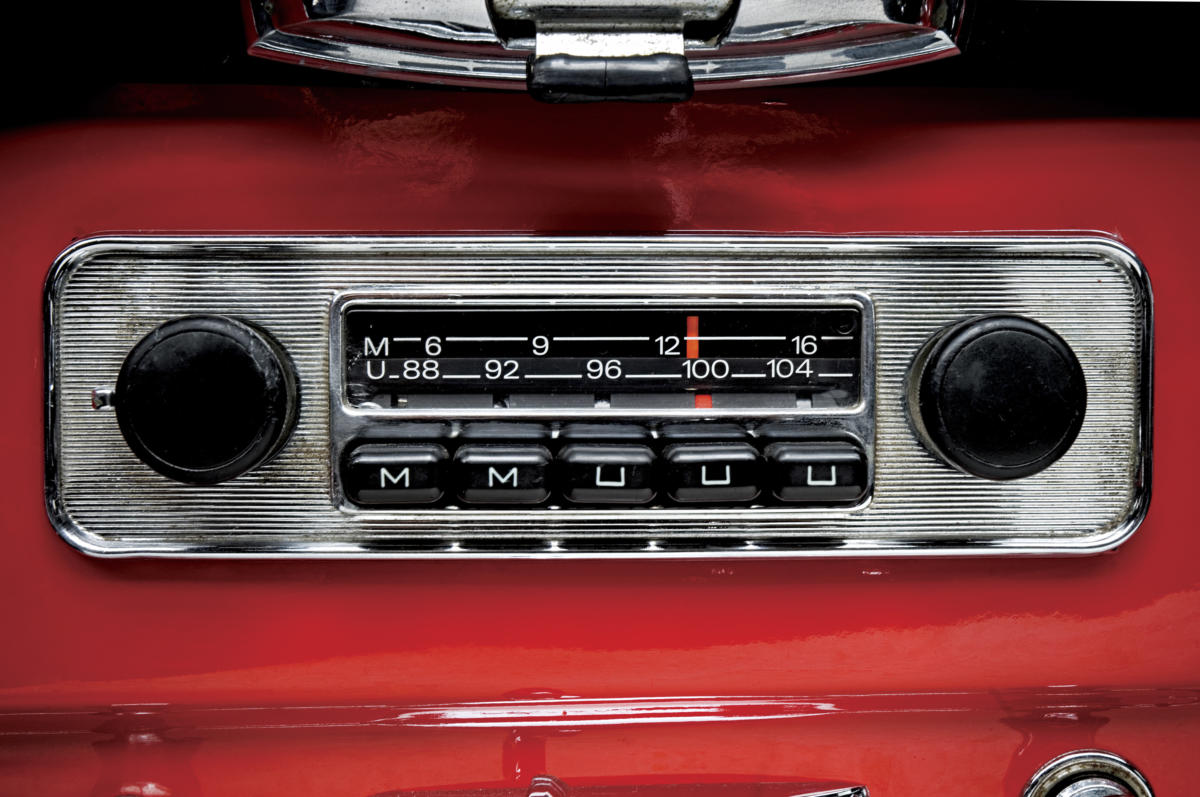 old school car radio 155652644