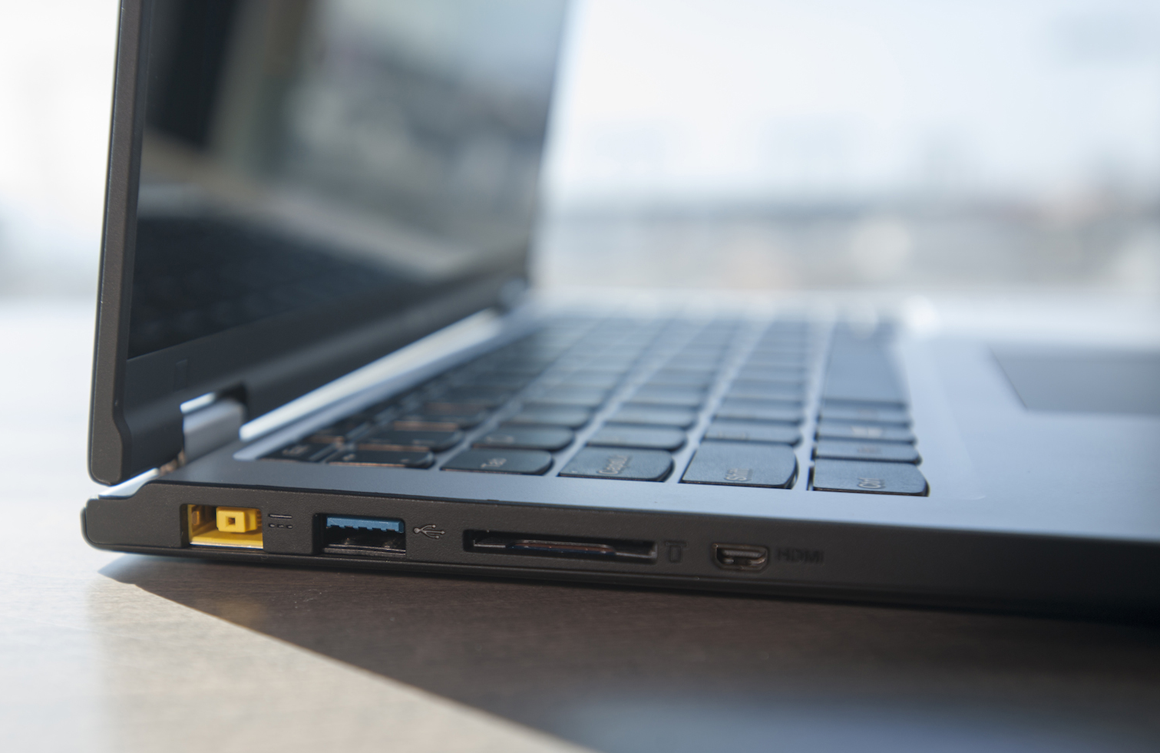 ambition Fugtig navneord Lenovo Yoga 2 11 review: A small laptop with tablet potential | PCWorld