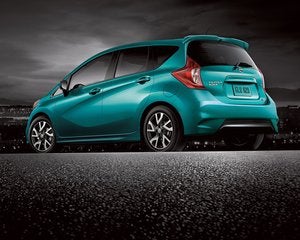 2015 nissan versa note asphalt