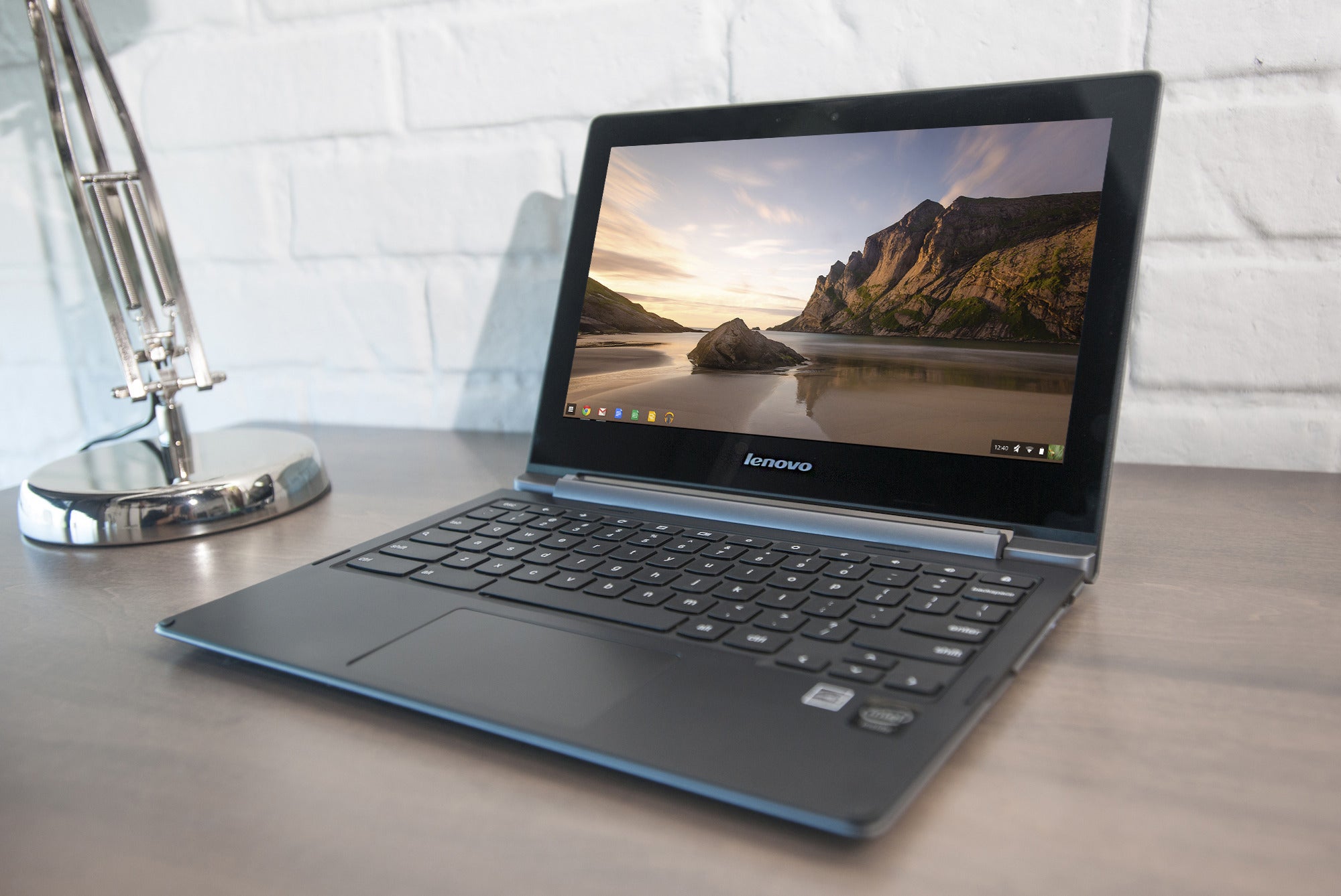 Lenovo N20p Chromebook review: $329 laptop has 300-degree ...