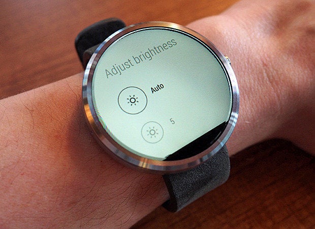 Motorola Smartphone Wrist-Wearable Concept: The Future of Portable Tech  Unveiled - GadgetMates