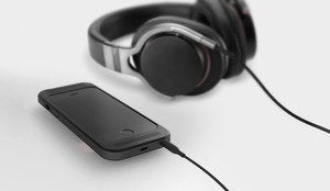 ampcase5withheadphones