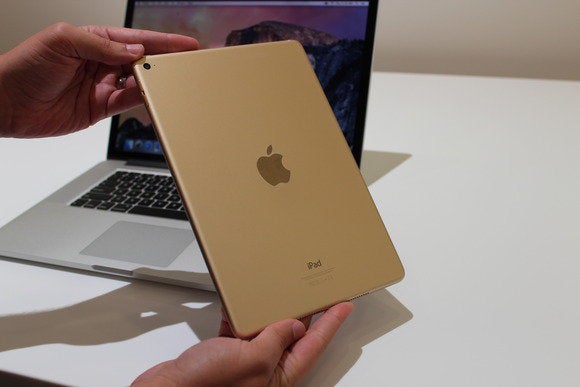 iPad Air 2 in gold 