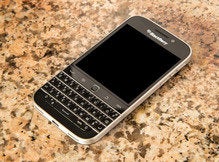 BlackBerry Classic death marks end of key(board) era