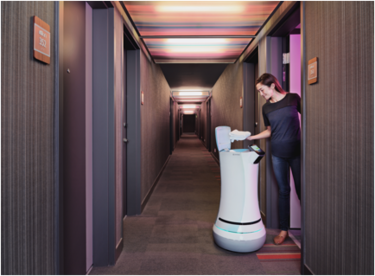 aloft hotel robot2