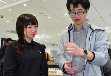 A prospective Apple Watch buyer in Tokyo
