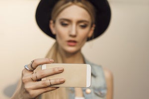 facebook_selfie_iphone_photo