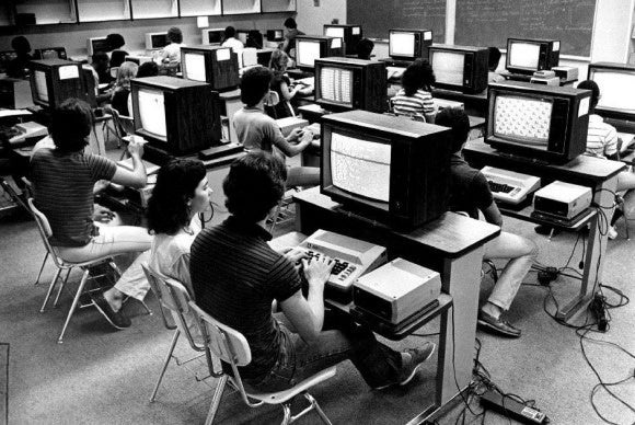 Vlak cafetaria Ongepast 9 awesome photos of school computer labs from the 1980s | PCWorld