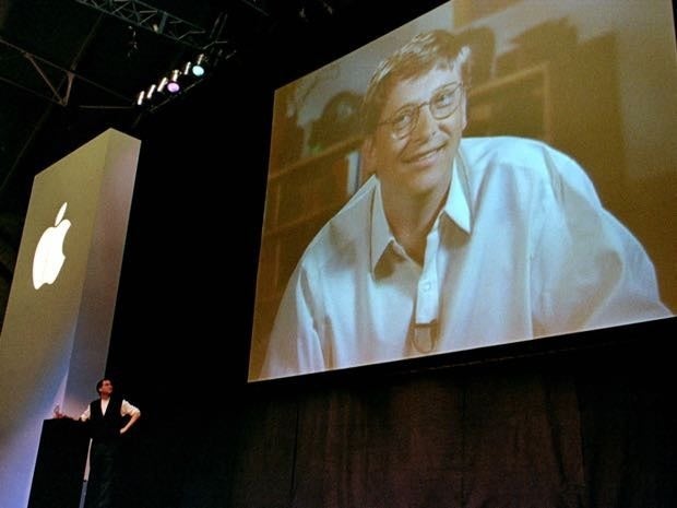 Bill Gates announces investment in Apple