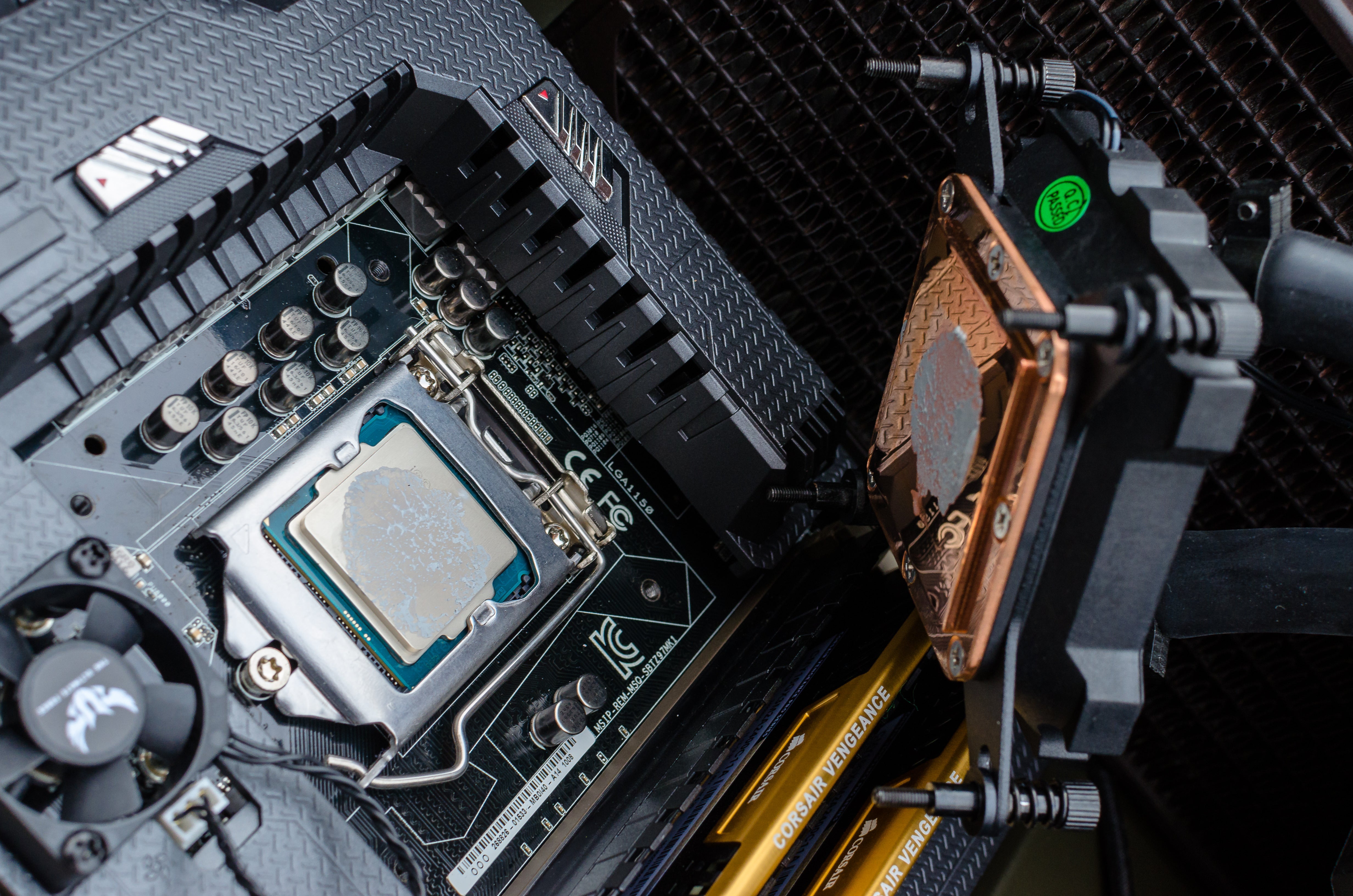 How to replace or install a motherboard in your computer | PCWorld
