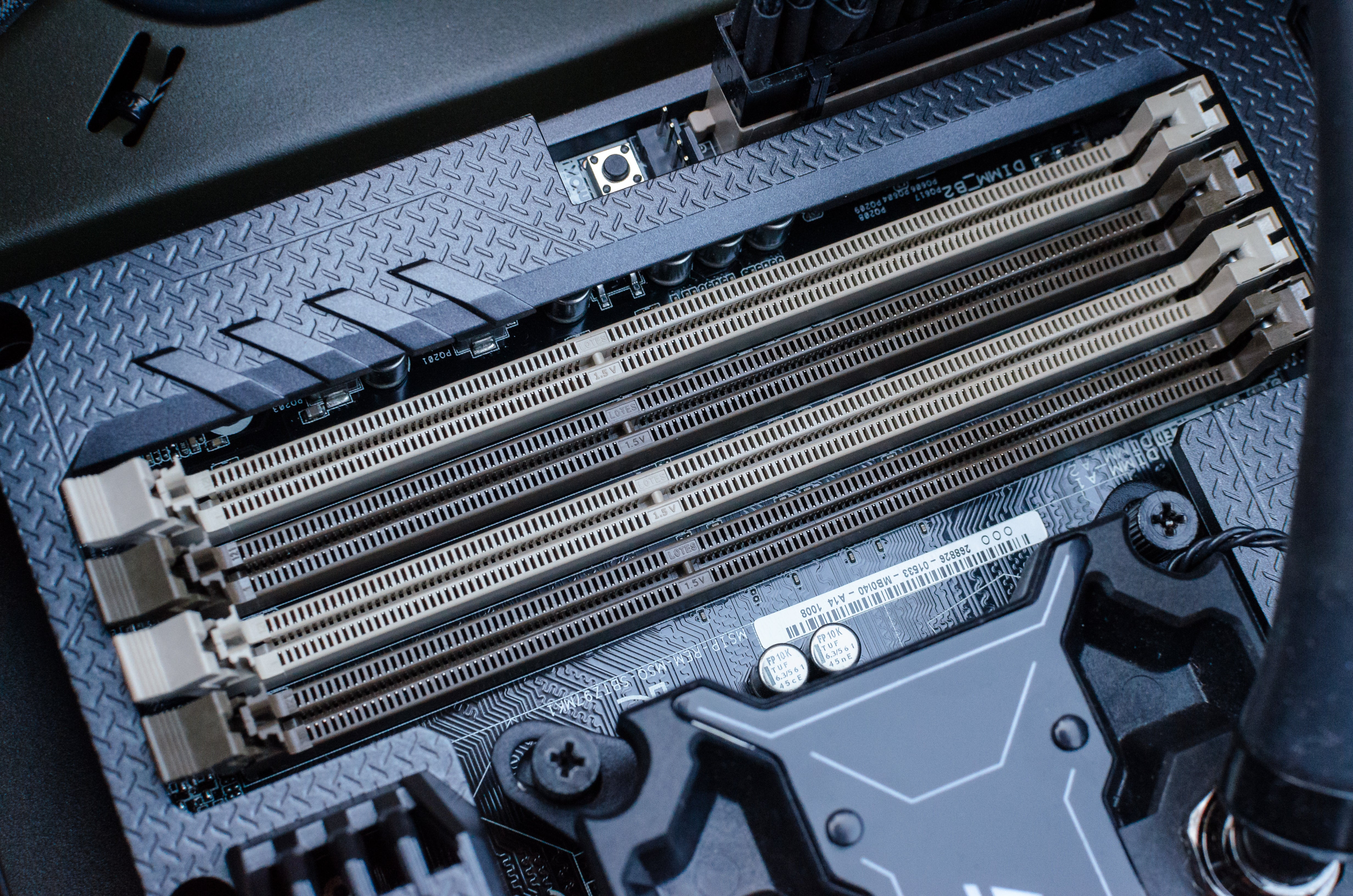 marmor vene ozon How to install memory (RAM) in your PC | PCWorld