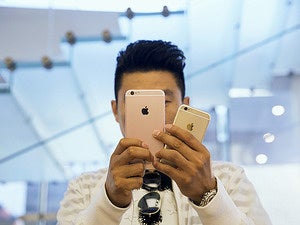 Chinese hackers put iOS in the crosshairs with novel attack angles