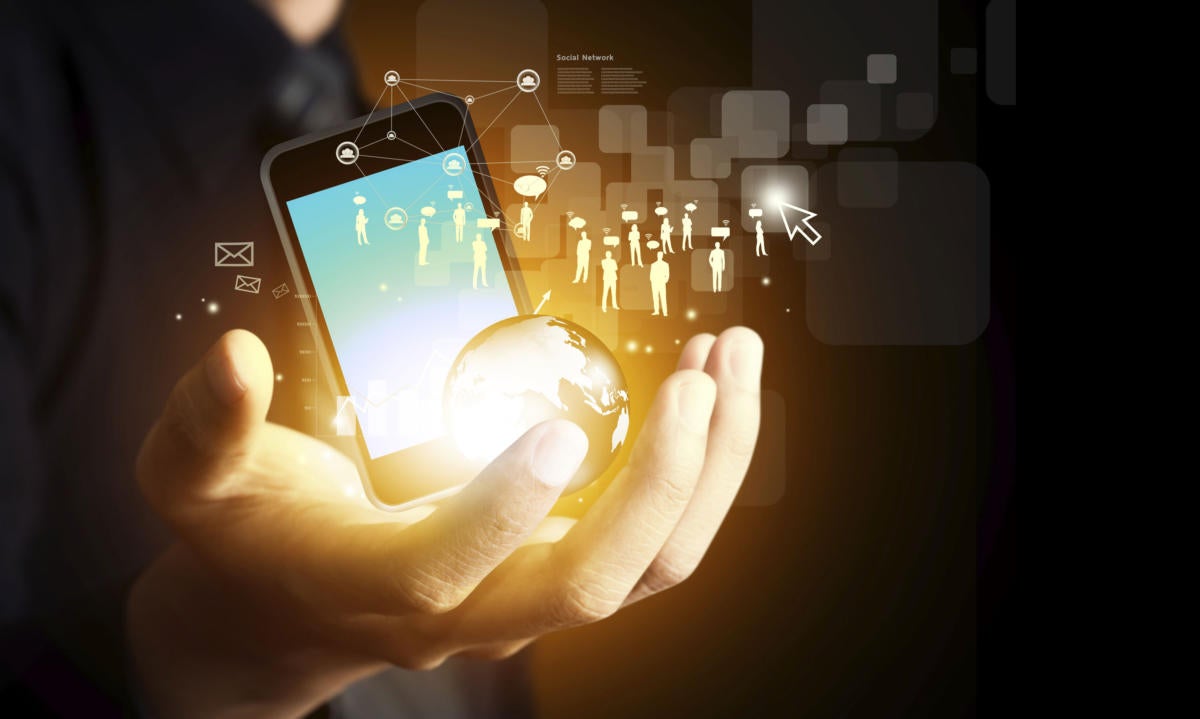 mobile apps crowdsourcing via social media network [CW cover - October 2015]