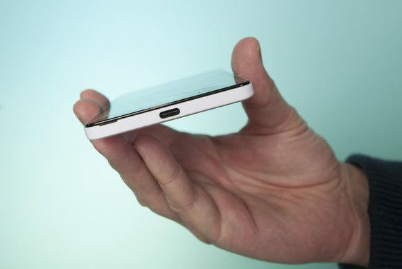 Lumia 950 USB-C port