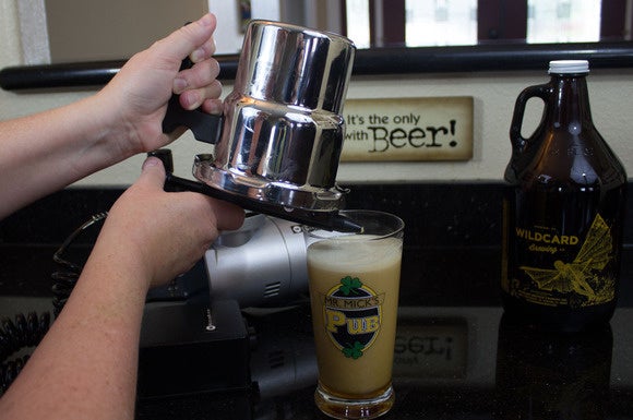 nitrobrew pour
