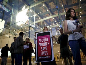 Report: Apple's rushing to close iPhone hack opening after FBI decryption demand