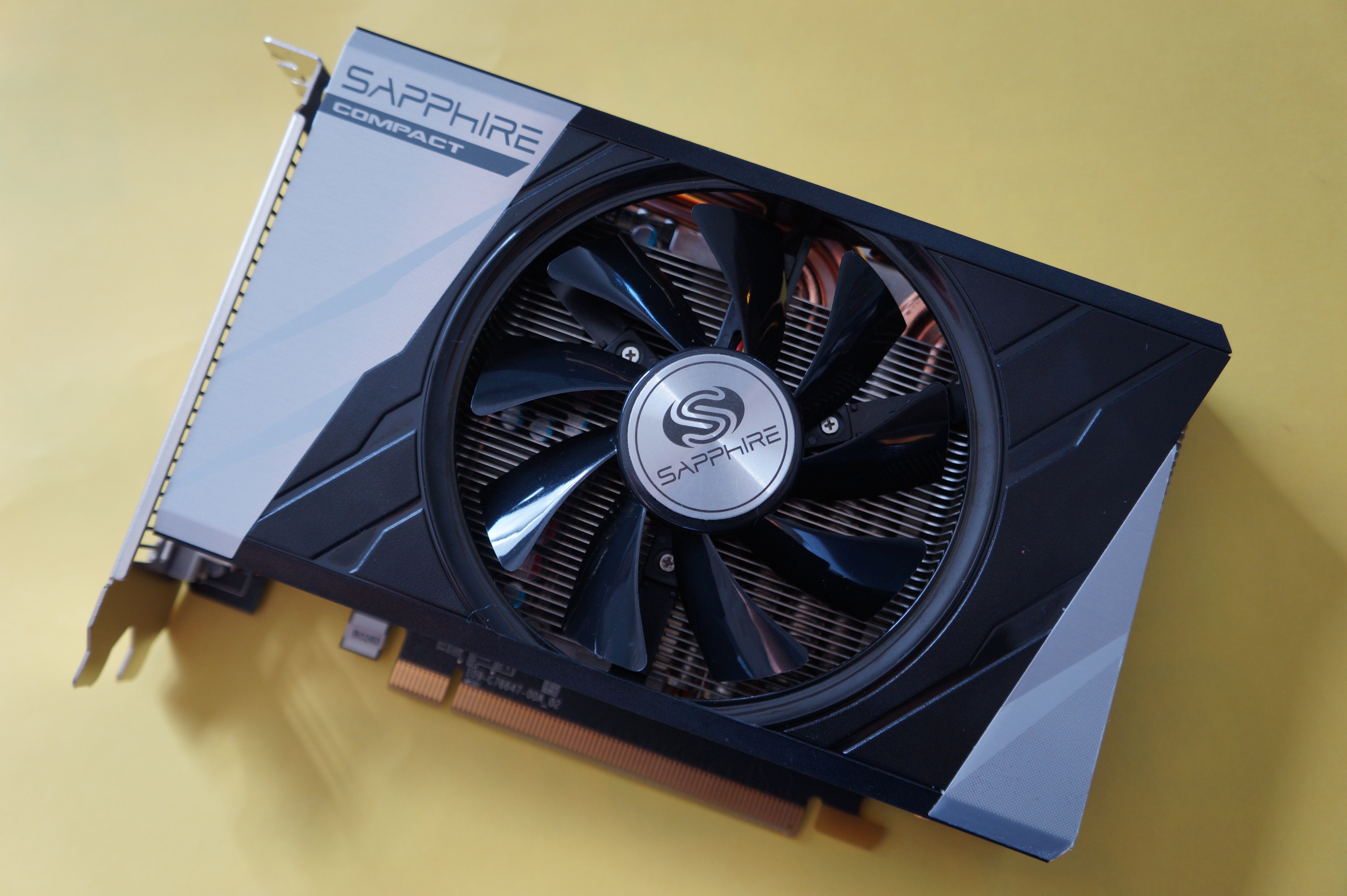 Sapphire Nitro Radeon R9 380 Itx Compact 4gb Amd Graphics Card Review Pcworld