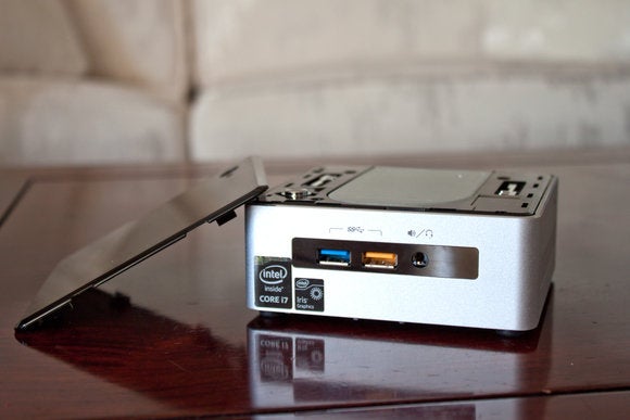Intel NUC5i7RYH with lid removed
