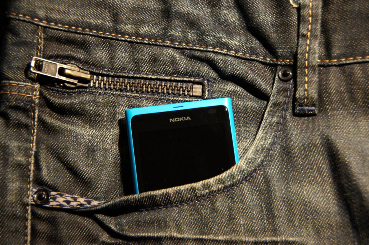 Lumia 800 in pants pocket