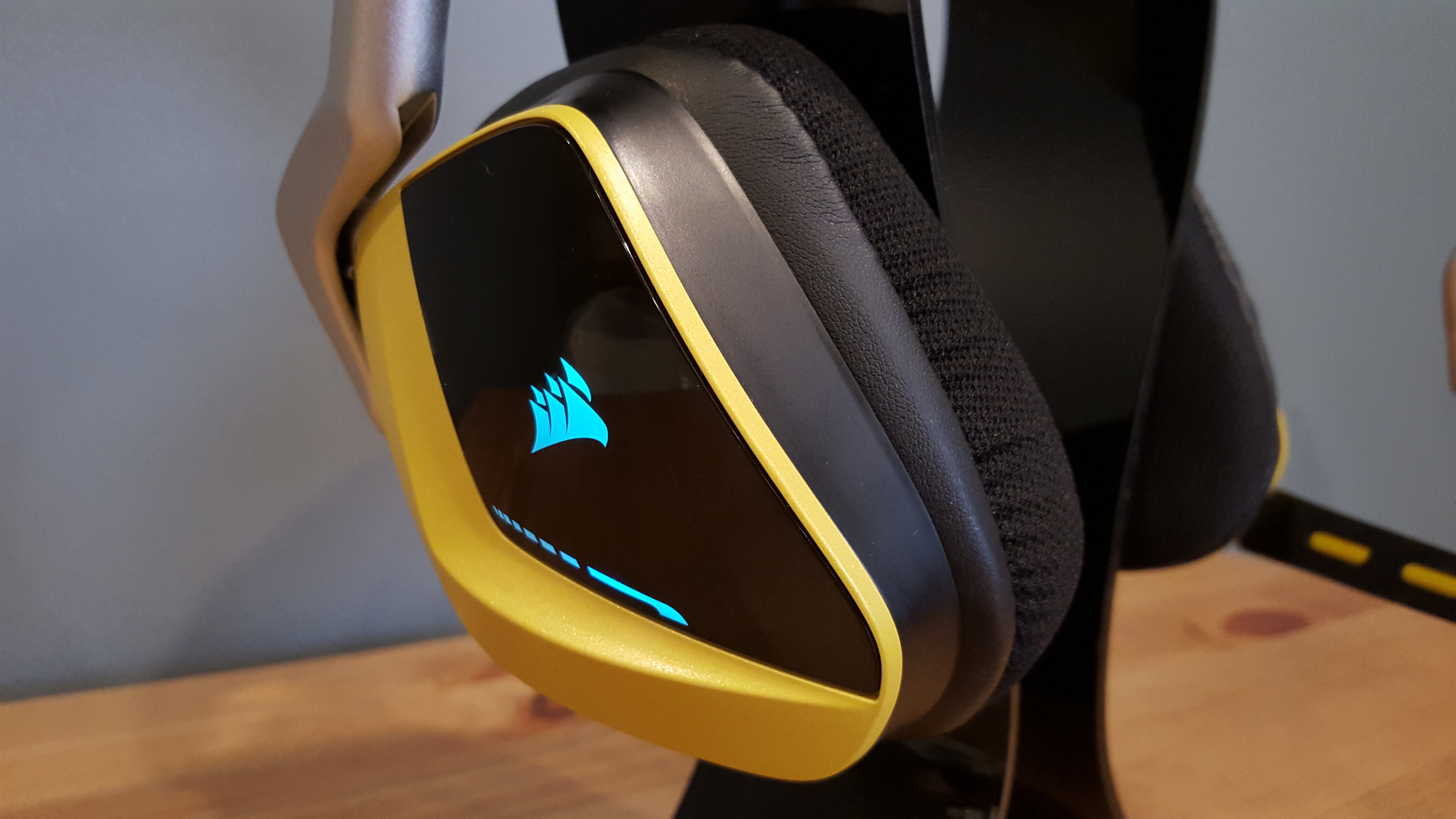 lys pære Milepæl svag Corsair Void Wireless review: This headset is your best bet if you must go  wireless | PCWorld