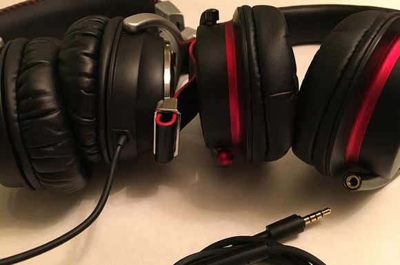 The Bravo’s cable (left) is not detachable like the Sony MDR-1A (right).