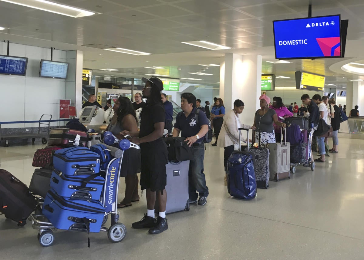 delta airlines late baggage claim