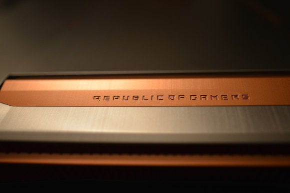 Asus ROG G752VS-XB72K Copper Accent Close-up