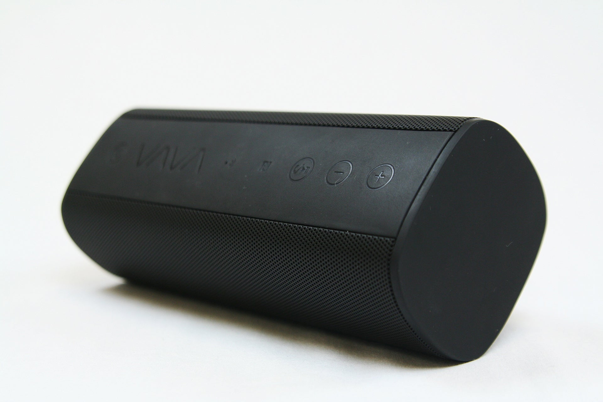 Vava Voom 20 Bluetooth speaker review: Weatherized style average sound