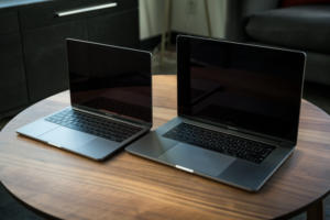 macbook pro late2016 review adam pair front