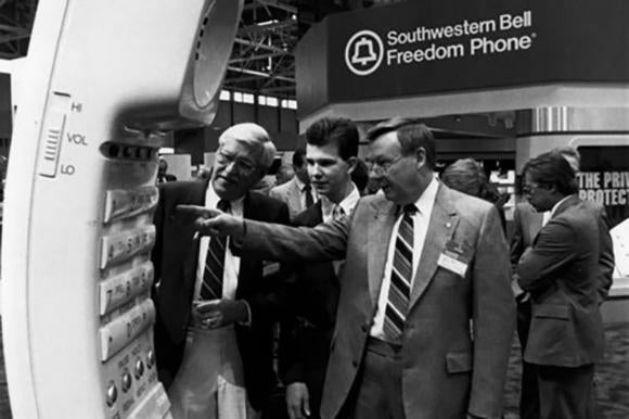 161223 ces freedomphone