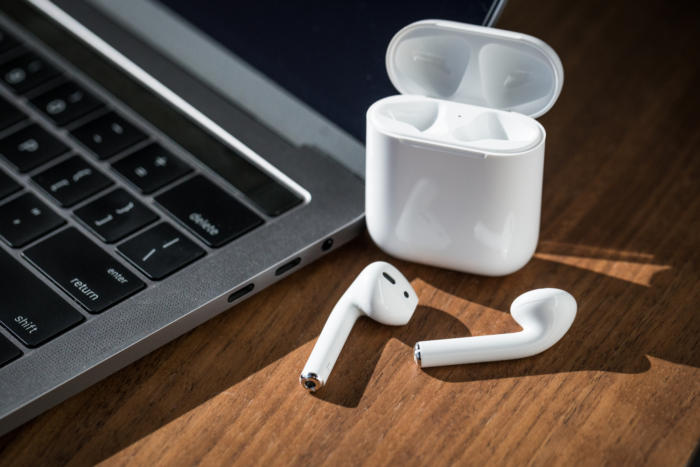 apple airpods review adam case open
